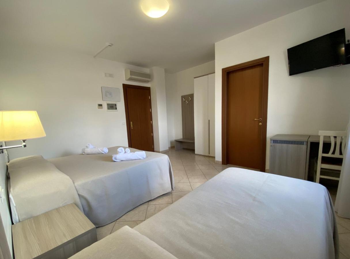 Hotel Victoria Torre Santa Sabina Buitenkant foto